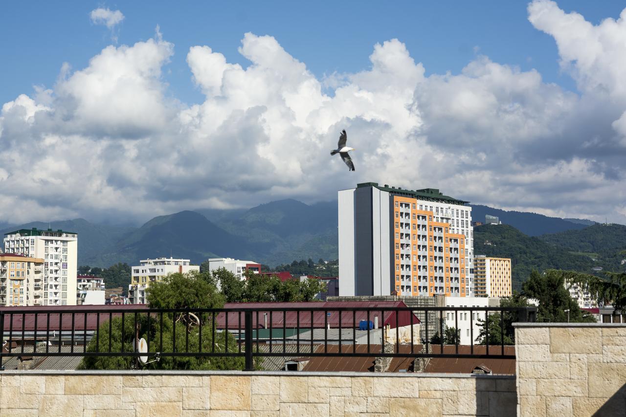 Hotel Absolut Batumi Esterno foto