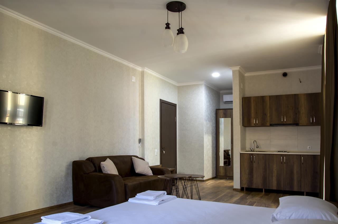 Hotel Absolut Batumi Esterno foto