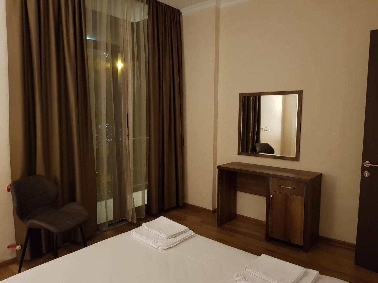 Hotel Absolut Batumi Esterno foto
