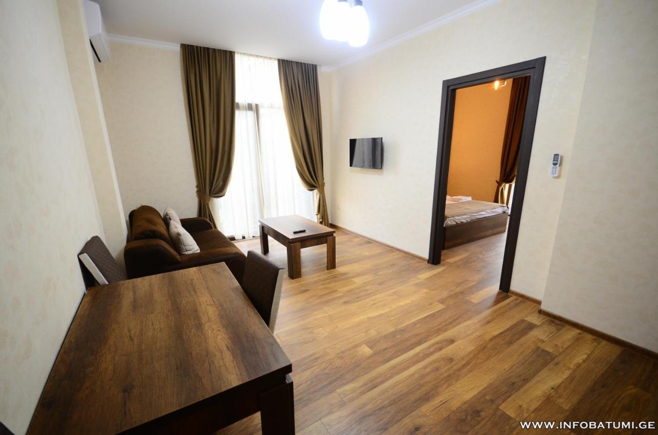 Hotel Absolut Batumi Esterno foto