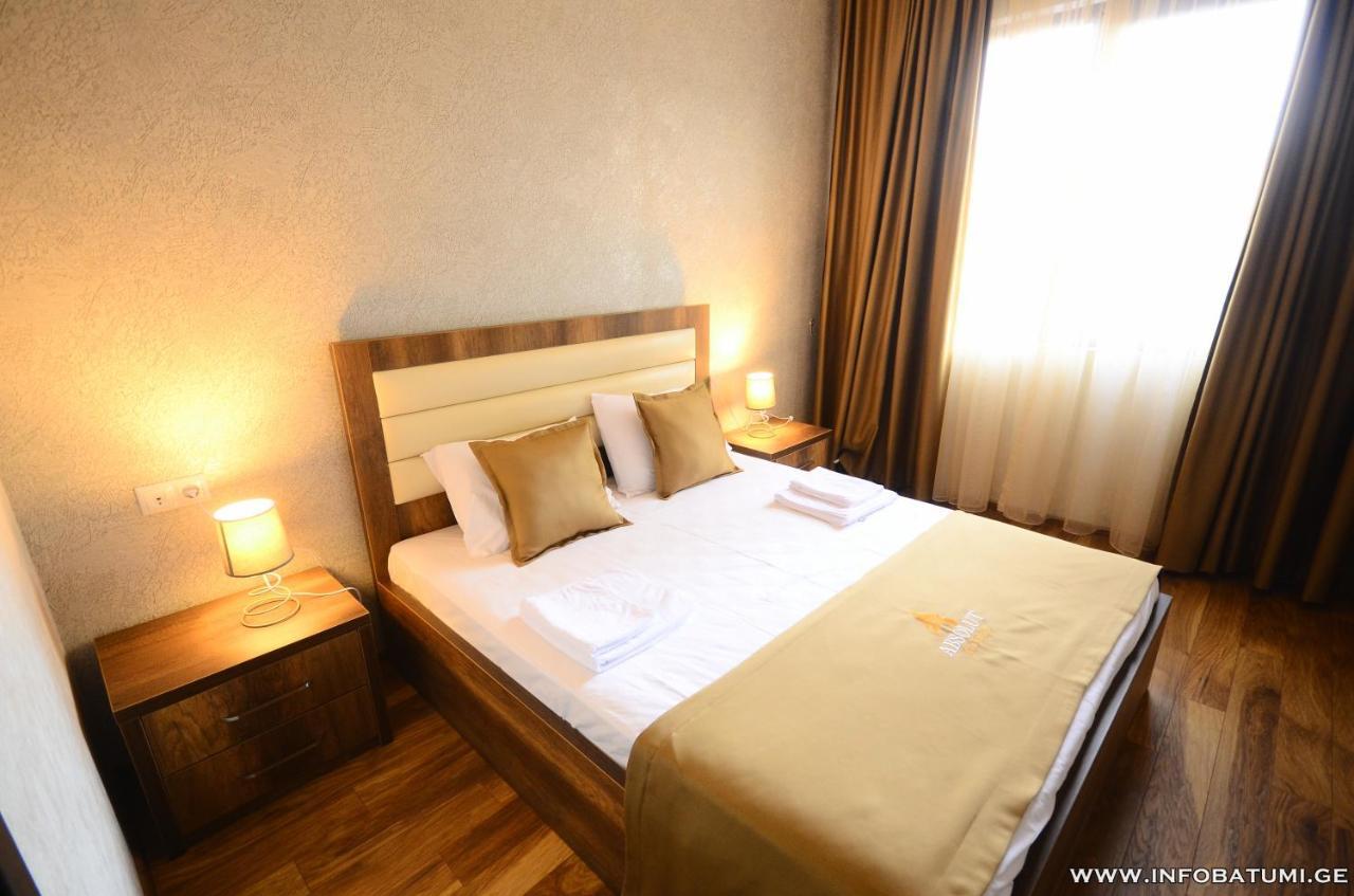 Hotel Absolut Batumi Esterno foto