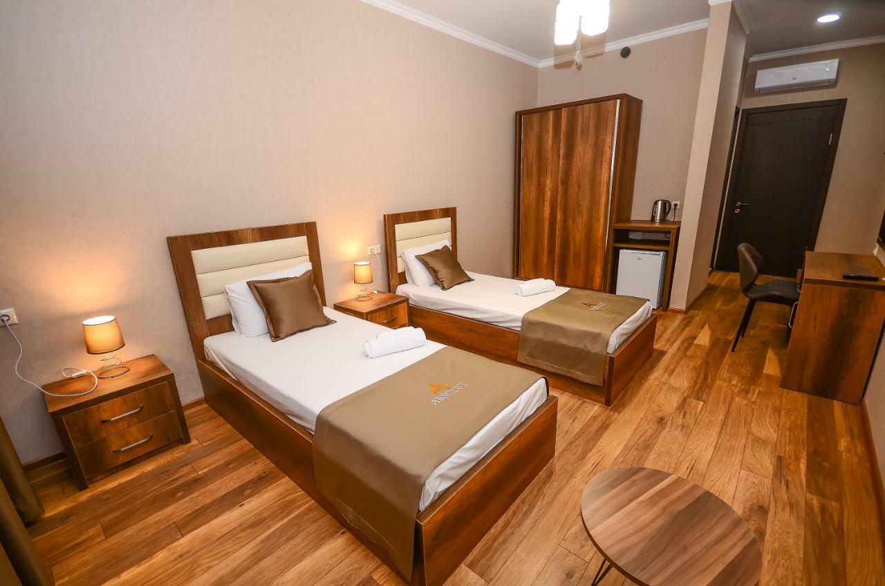Hotel Absolut Batumi Esterno foto