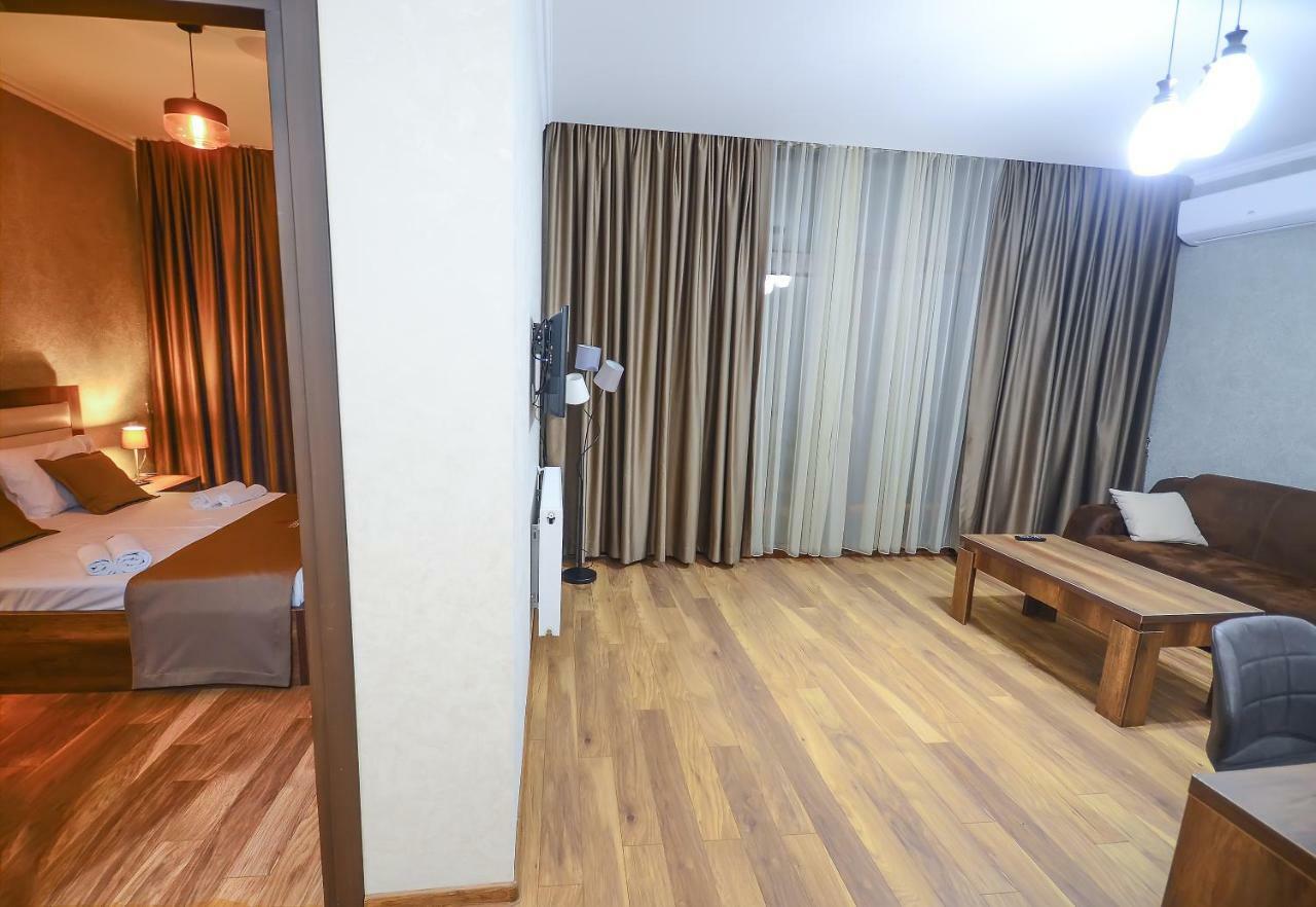 Hotel Absolut Batumi Esterno foto